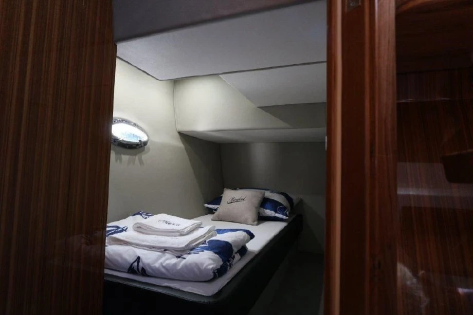 Cozy Bed in Miracul 40 Silver Yacht – Comfortable Cabin Interior