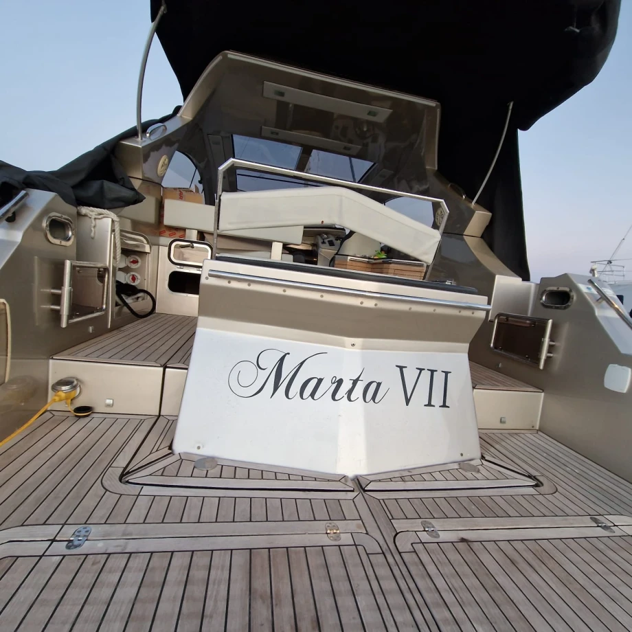 MOTOR YACHT MIRAKUL 40 - BLACK